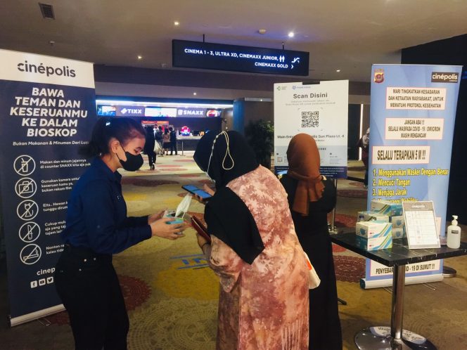 
					Bioskop Cinepolis Sun Plaza Taat Prokes, Bagi Masker dan sanitizer Gratis Ke Pengunjung